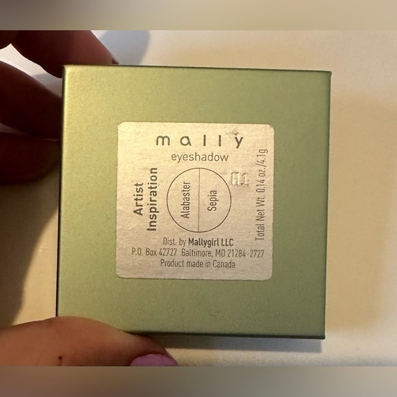 Mally Eyeshadow - Picture 3 of 3